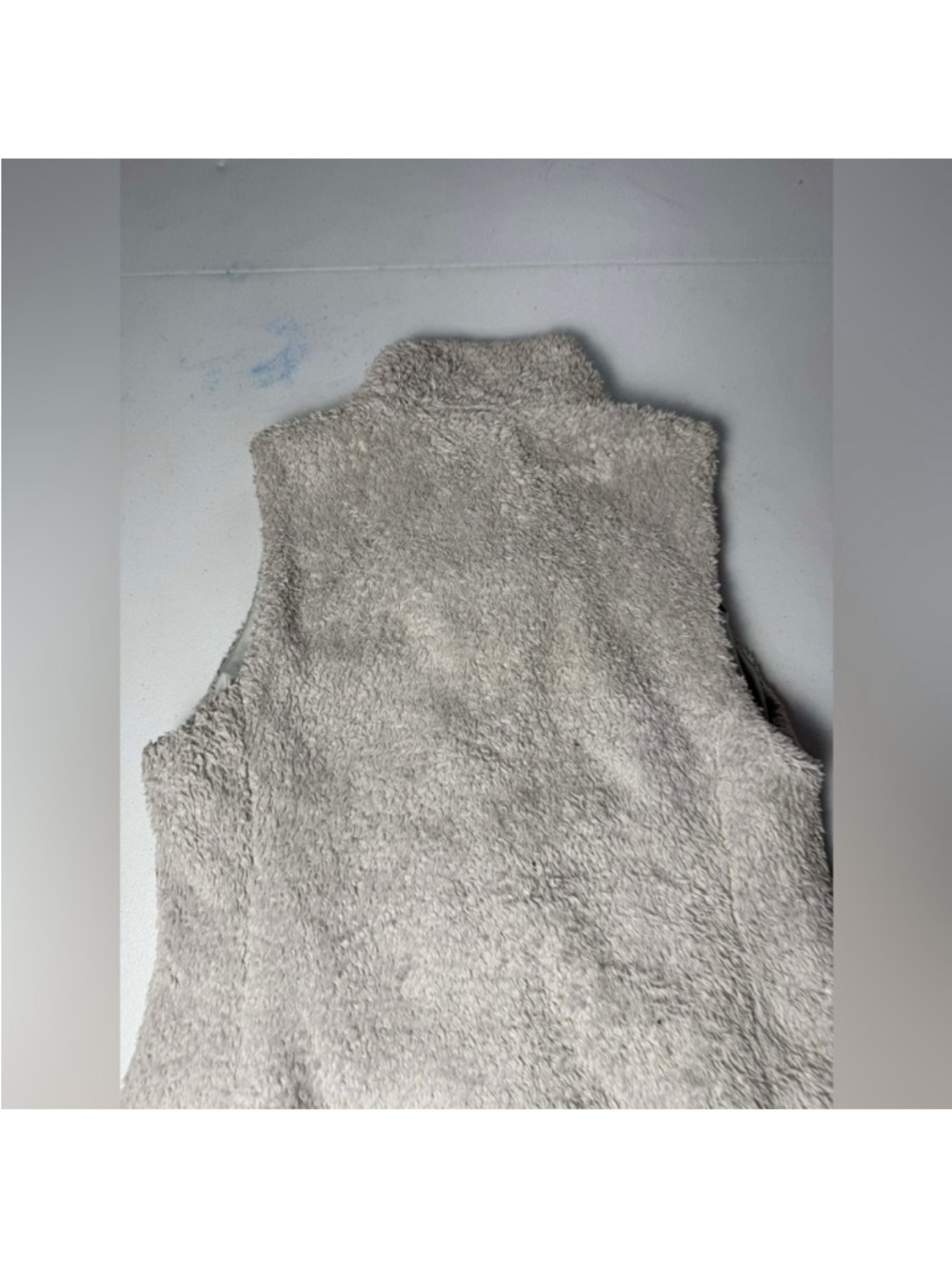 Patagonia Women's Fleece Vest
Gray Sherpa Full Zip Size L
Outdoor Hiking - Picture 12 of 12